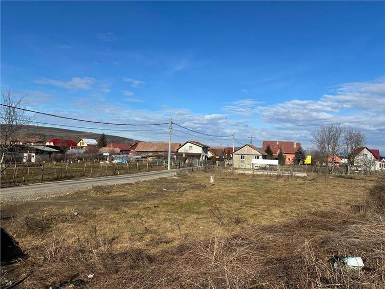 Teren Intravilan 1000mp cartier Linistit Drum asfaltat utilitati la Poarta - 5