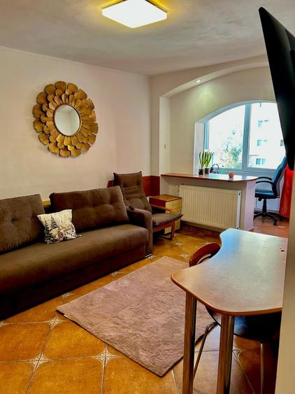 Garsoniera etaj intermediar in cartier Racadau - 1