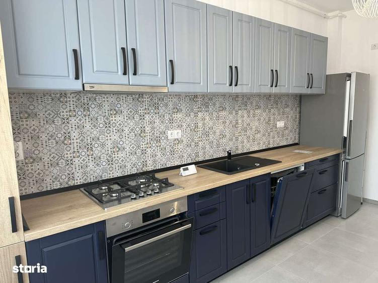 Inchiriez apartament 3 camere - 1