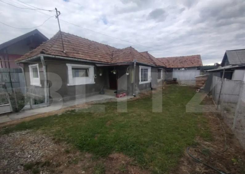 Casa batraneasca, 70 mp, teren 25 ari, orasul Beclean - 2