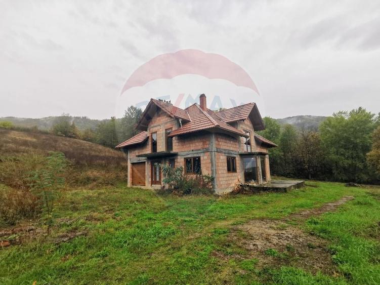 Casă la roșu de vânzare – 6.400 mp teren – Copalnic Mănăștur - 2