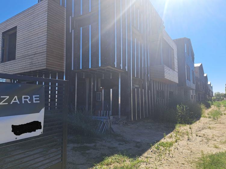 Ansamblu imobiliar 12 case Tg. Jiu - 3