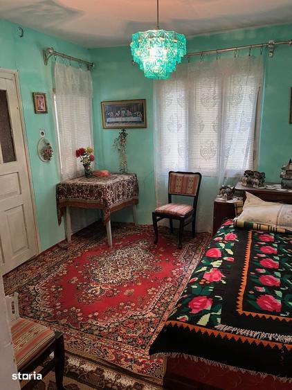 Casa singur in curte, 5 camere, teren 1452 mp - 2
