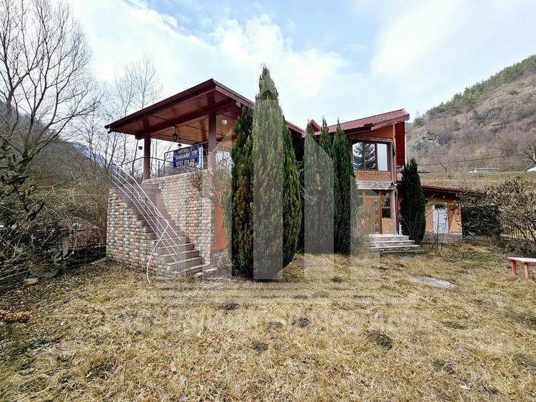 Casa de vacanta | Pensiune Turistica | 250mp | 6 camere | 4 bai |Ramet - 1