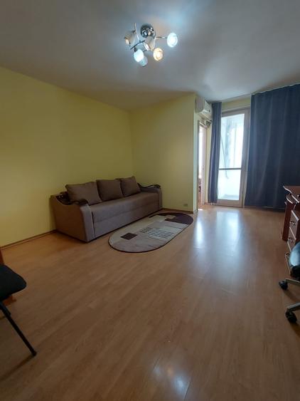 Garsoniera zona Aparatorii Patriei - Turnu Magurele, 1 km metrou - 1