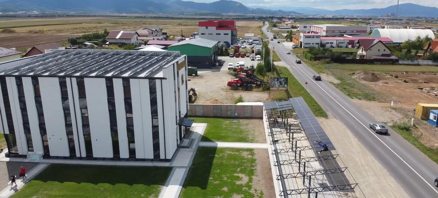 Teren industrial excelent pentru afacere - spalatorie / hala /depozite / service - 5