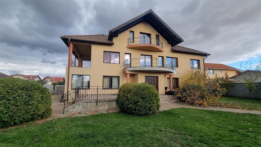 Vila de 6 camere zona Sanpetru - 1