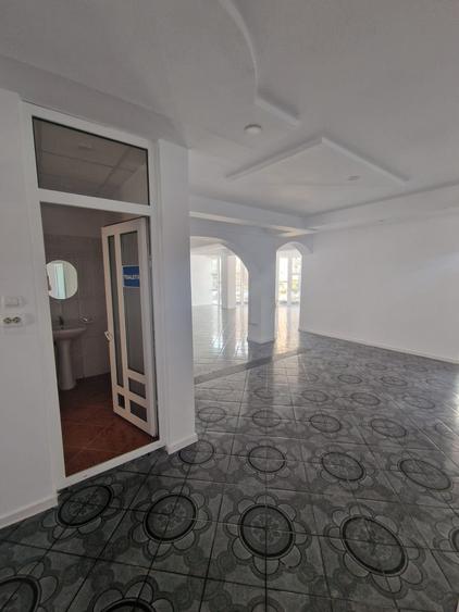 Se inchiriaza saptiu comercial pret 1500 euro negociabil. - 11