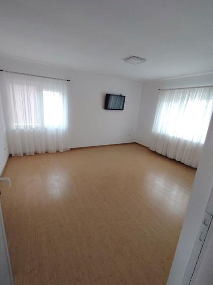 Inchiriez casa Bucov, P+1,cartier Mica Roma - 7