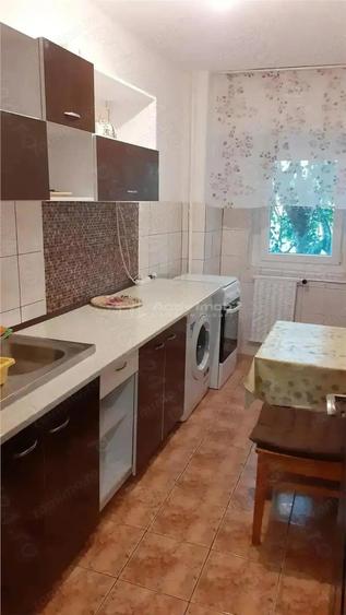 Vitan Mall - garsoniera - bloc izolat termic - 6