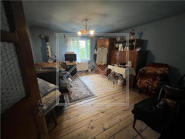 Casa de vanzare in Sibiu -  4 camere, curte, acces auto - 13