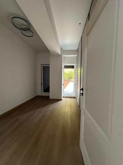 Apartament cu 4 camere decomandat, mobilat în Pipera
