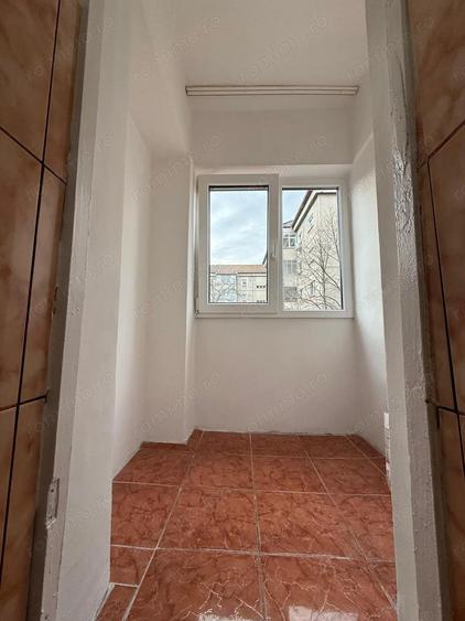 Chirie, apartament, 1 camera, 30 mp, Traian Lalescu Oradea. 250 E/luna - 2