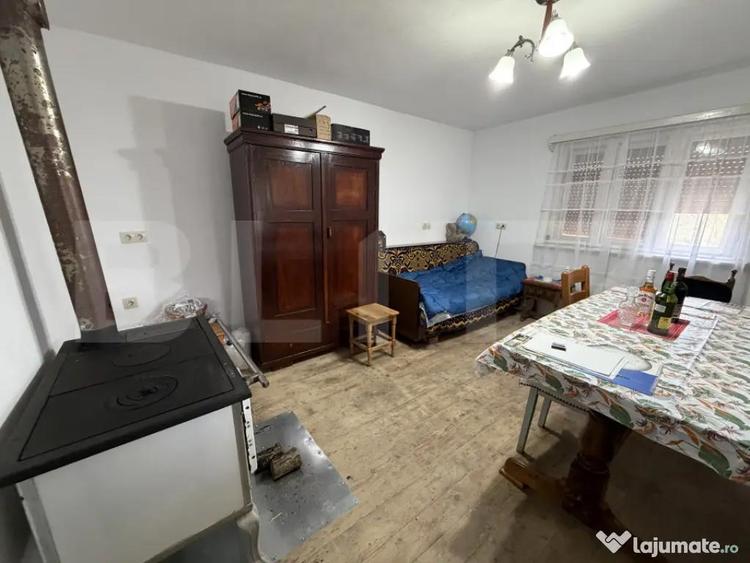 Casa cu 3 camere in suprafa?a de 80 mp ?i un teren de 2 - 3