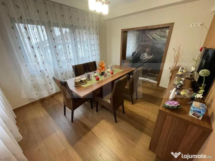 Casa 3 dormitoare de vanzare, 200 mp, teren 252mp, zona Semi - 18