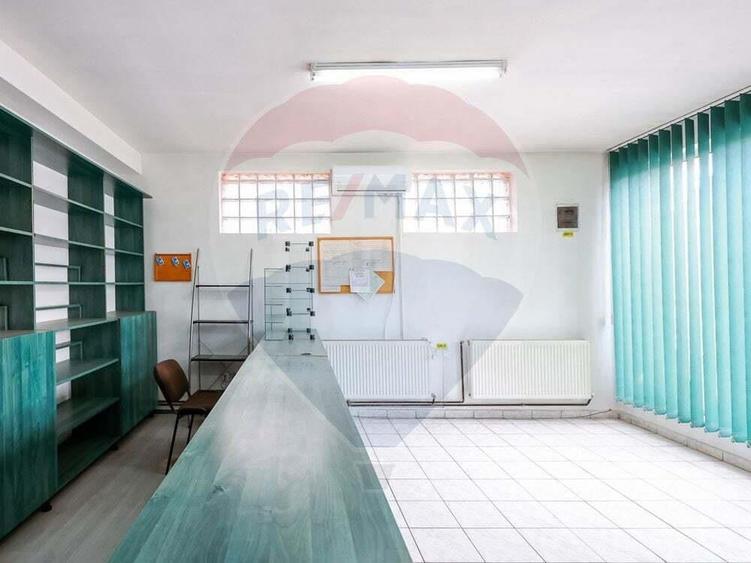 Casa cu destina?ie de spa?iu comercial, zona Episcopia - 12