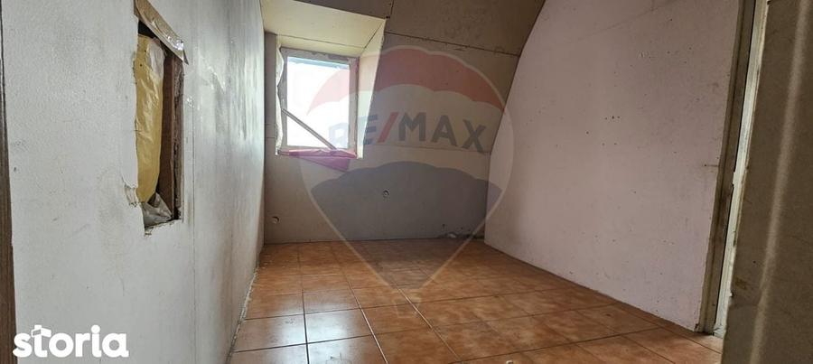 Casa si teren de vanzare in Crevedia - 11
