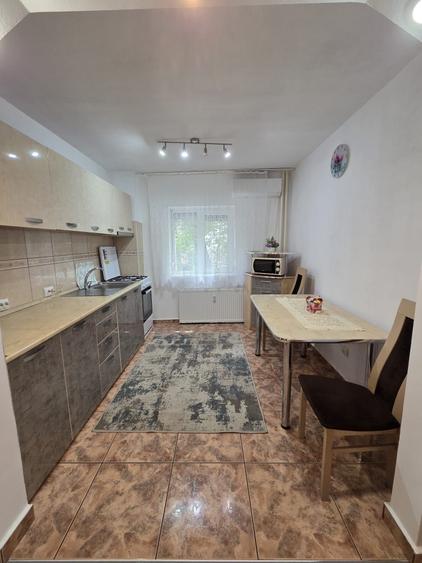 Inchiriez ap. 3 camere Rogerius + loc de parcare - 3