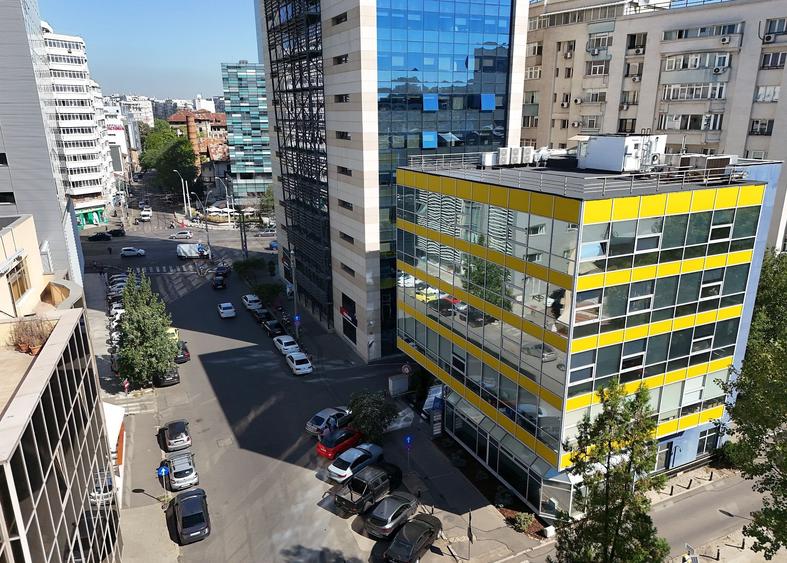 ROMANITZA OFFICE BUILDING - 7
