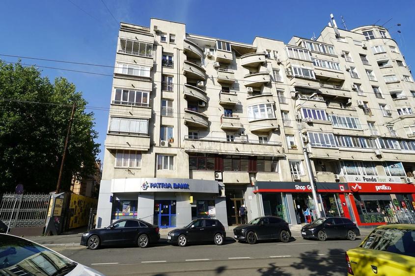 Spatiul comercial 100 mpu str.Sf Vineri colt cu B-dul Corneliu Coposu - 9