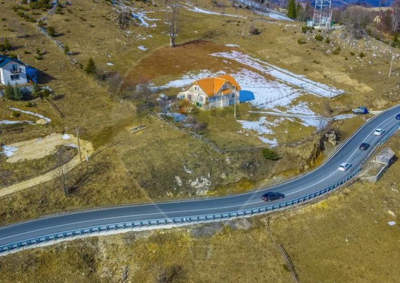 Teren intravilan CU PRIVELISTE DE POVESTE- Fundata- Romania - 4