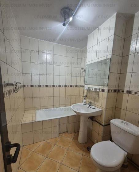 Apartament 3 camere, decomandat - zona Astra-Carpatilor - 3