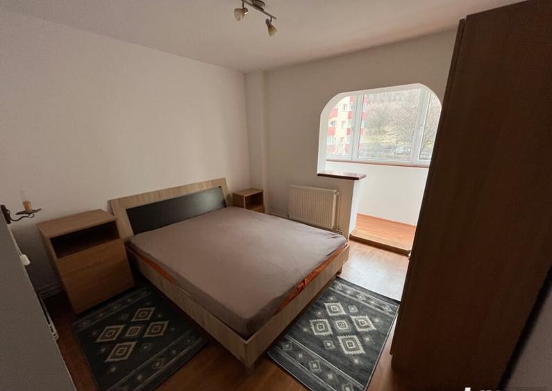 3 camere in zona Complexului Studentesc - 4