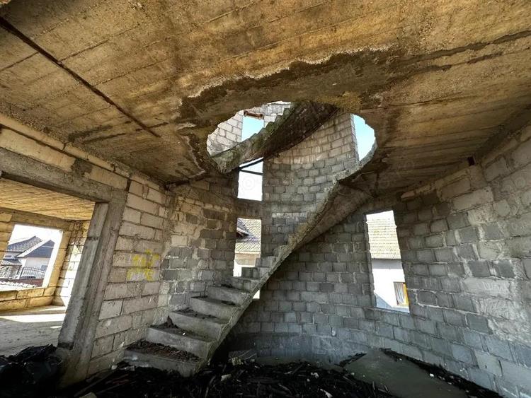 Vanzare Casa individuala D+P+E la ROSU cu 517 mp utili Teren 1100 mp d=19 Alba - 12