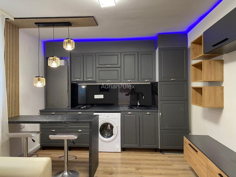 Proprietar Inchiriez apartament 2 camere central la 1 minut de zona pietonala