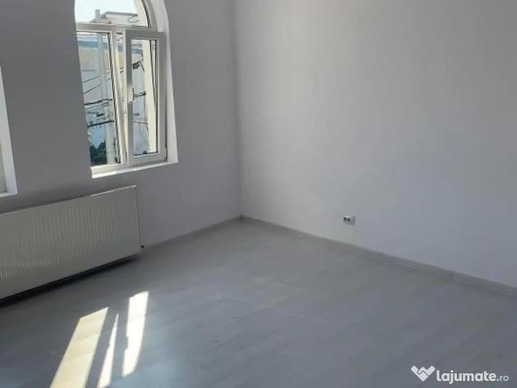 Casa cu destinatie comerciala 335 mp - 1