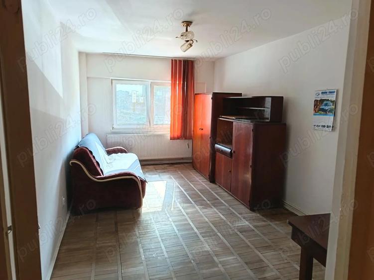 Apartament de vanzare - 4