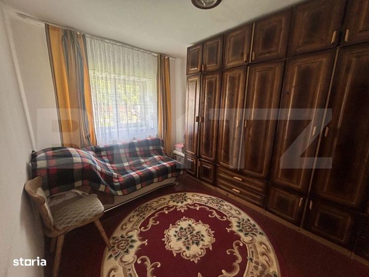 Casa de vanzare, pozitionata excelent, ideala pentru relaxare, sau rel - 3