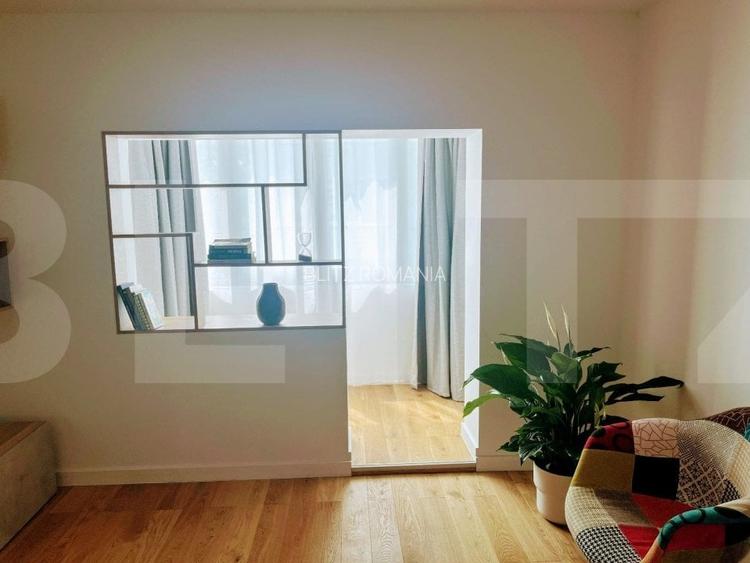 Apartament 3 camere, 67 mp, ultracentral - Piata Romana, complet renovat, etaj 1 Apartament 3 camere, 67 mp, ultracentral - Piata Romana, complet renovat, etaj 1