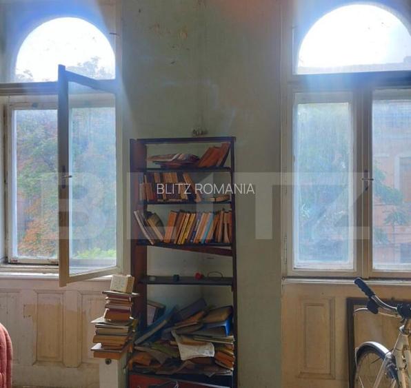 Lumina, spa?iu ?i istorie- 4 camere, balcon, fatada renov