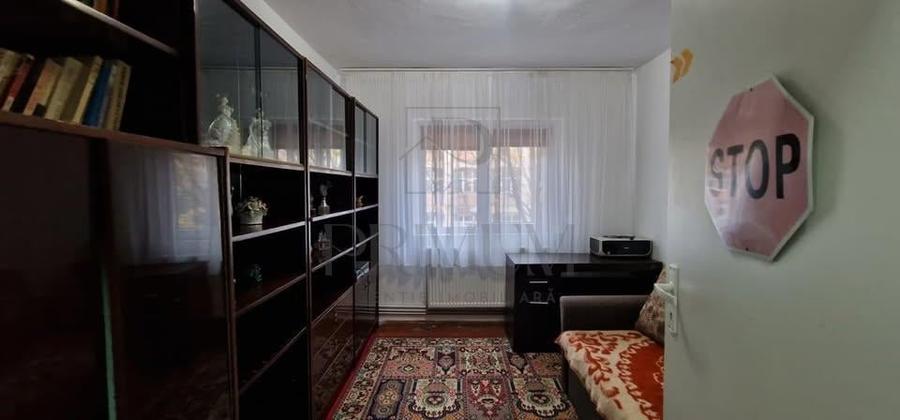 LIPOVEI - ETAJ 1 - BLOC IZOLAT - 4 CAMERE - CENTRALA PRORPRIE - BOXA - 3