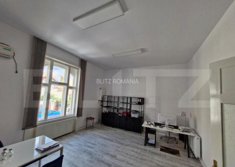 Spa?iu de birou de inchiriat 50 mp 2 camere si baie, zo Spa?iu de birou de inchiriat 50 mp 2 camere si baie, zo