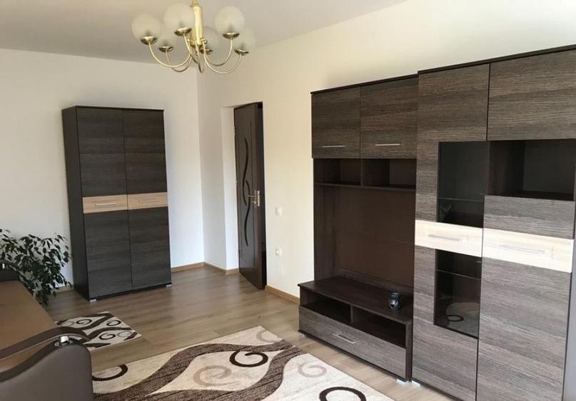 Apartament cu 2 camere decomandat în Baba Novac