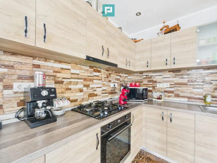 Casa spa?ioasa cu gradina in Topolova?u Mare