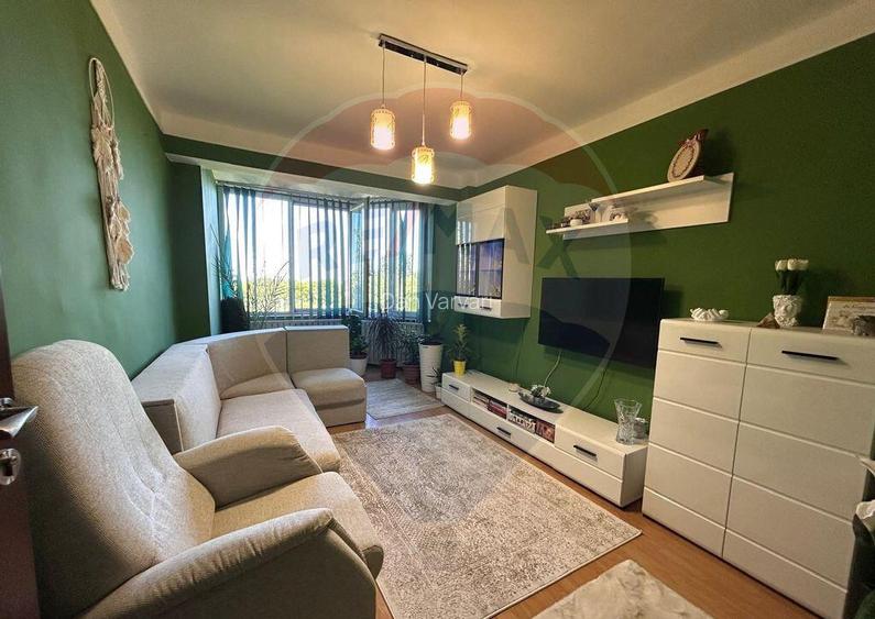 Apartament 3 camere in zona Central (zona OMV) Salonta Apartament 3 camere in zona Central (zona OMV) Salonta