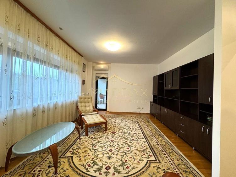 Apartament cu 3 camere decomandat, mobilat în Băneasa