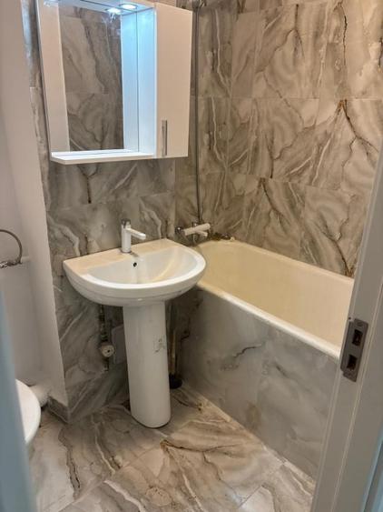 2 camere Titan Parc - Metrou - 7