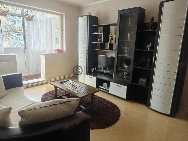 2 camere, etaj 1, centrala termica, Craiovita Noua - 92 000 Euro