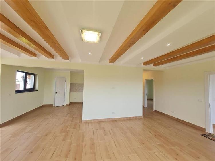 In stil mediteranean, curte proprie, 4 camere, terasa, pod mansardabil, Harman, - 10