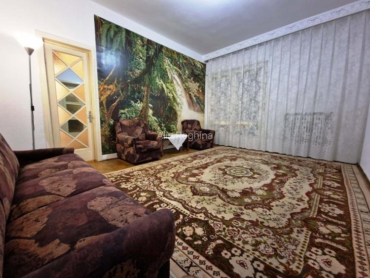 Apartament cu 2 camere circular în Sala Palatului Apartament cu 2 camere circular în Sala Palatului