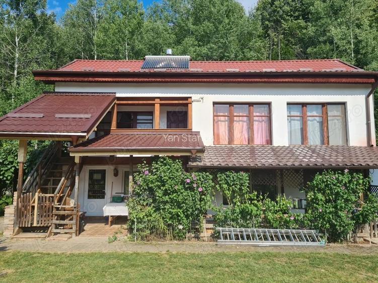 Pensiune casa de vacan?a, de vanzare in Curtea de Arge?.
