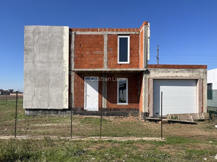 Casa la rosu in Santandrei - cu acces rapid spre Oradea Casa la rosu in Santandrei - cu acces rapid spre Oradea