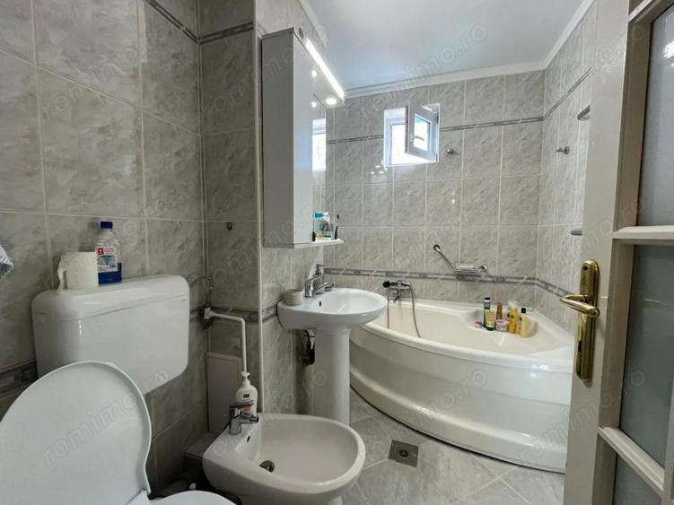 Zona Lipovei. ETAJ 2. Decomandat. 3 balcoane! - 12