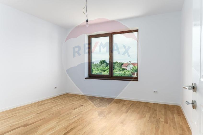 Vila frumoasa cu 5 camere, 700 mp currte si pompa de caldura - Saftica - 19