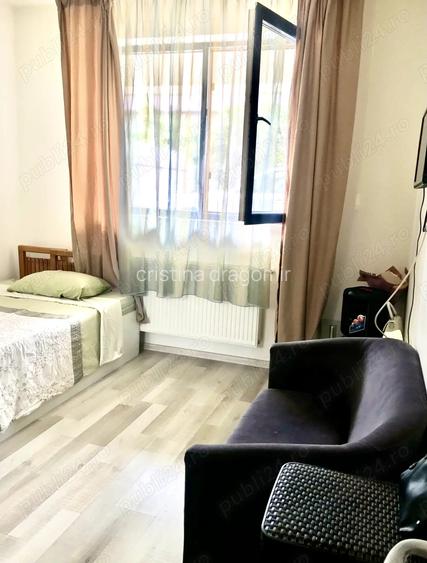 Vand apartament 3 camere cu loc de parcare Vand apartament 3 camere cu loc de parcare