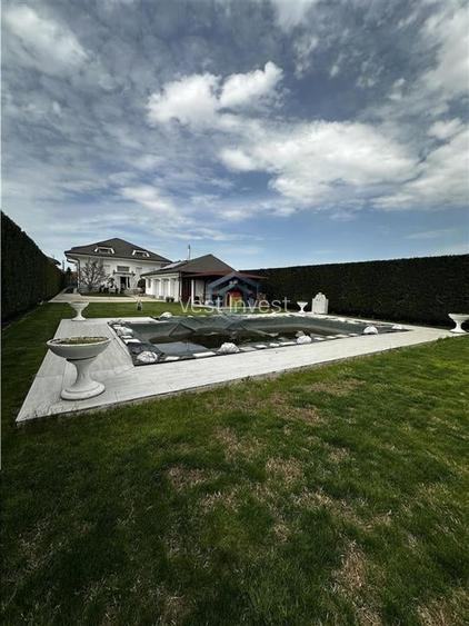 Vila lux cu piscina Sanmartin